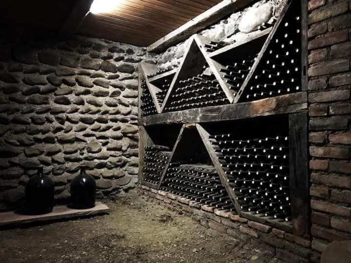 Cottage And Gigo Papa'S Wine Cellar Kvareli Exterior photo